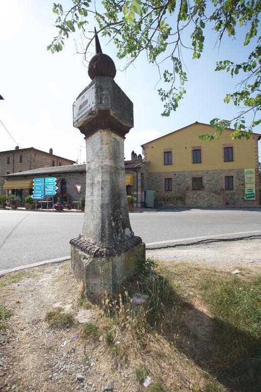 Oasi Del Grillo Aparthotel Castelnuovo Berardenga Exterior photo